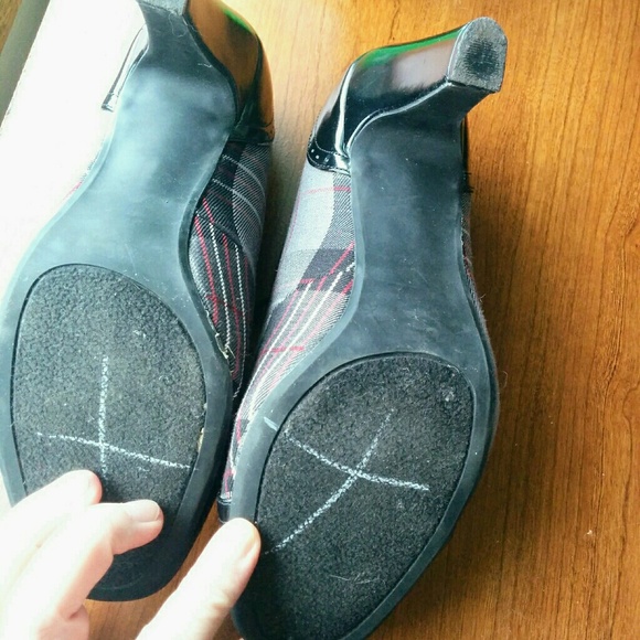 Plaid Naturalizer Heels - Picture 7 of 7